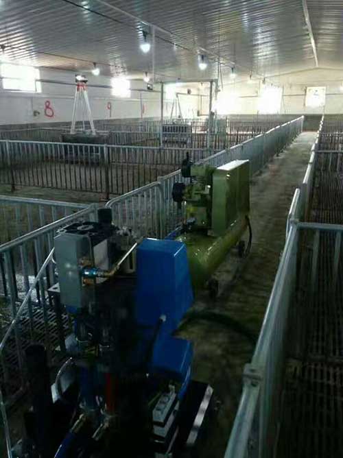 養殖場聚氨酯保溫 專用聚氨酯噴涂機(圖1) 養殖場聚氨酯保溫噴涂案例