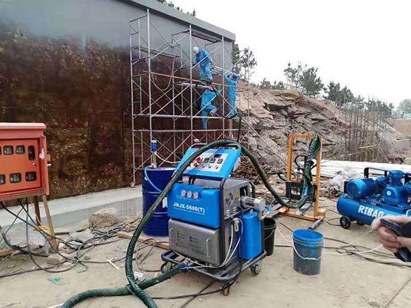 聚氨酯外墻噴涂機(圖1) H5600T聚氨酯外墻噴涂機