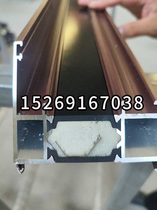 鋁型材發泡設備(圖3) JX-H-P30S穿條機 穿紙條式鋁型材發泡設備案例