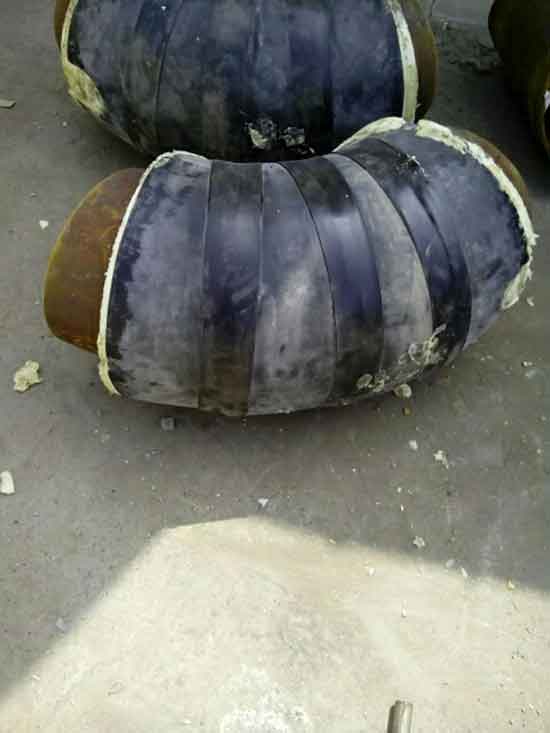 小型聚氨酯發泡噴涂機廠家排名(圖2) 聚氨酯保溫管澆注案例