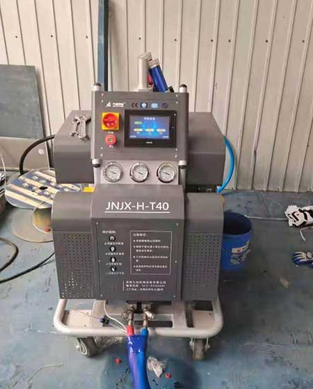 用什么設備噴涂聚氨酯(圖1) T40系列聚氨酯保溫噴涂設備
